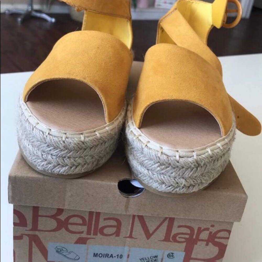 Platform sandals! - Picture 2 of 3